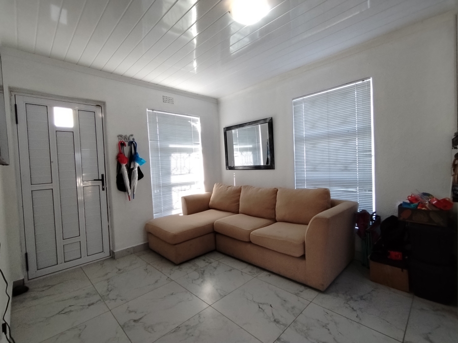 2 Bedroom Property for Sale in Silwood Heights Western Cape
